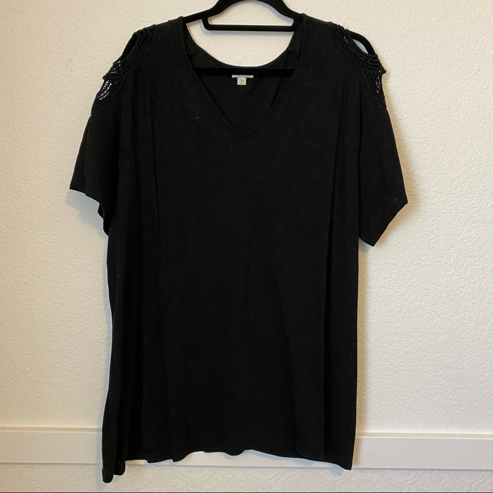 Avenue black shirt
